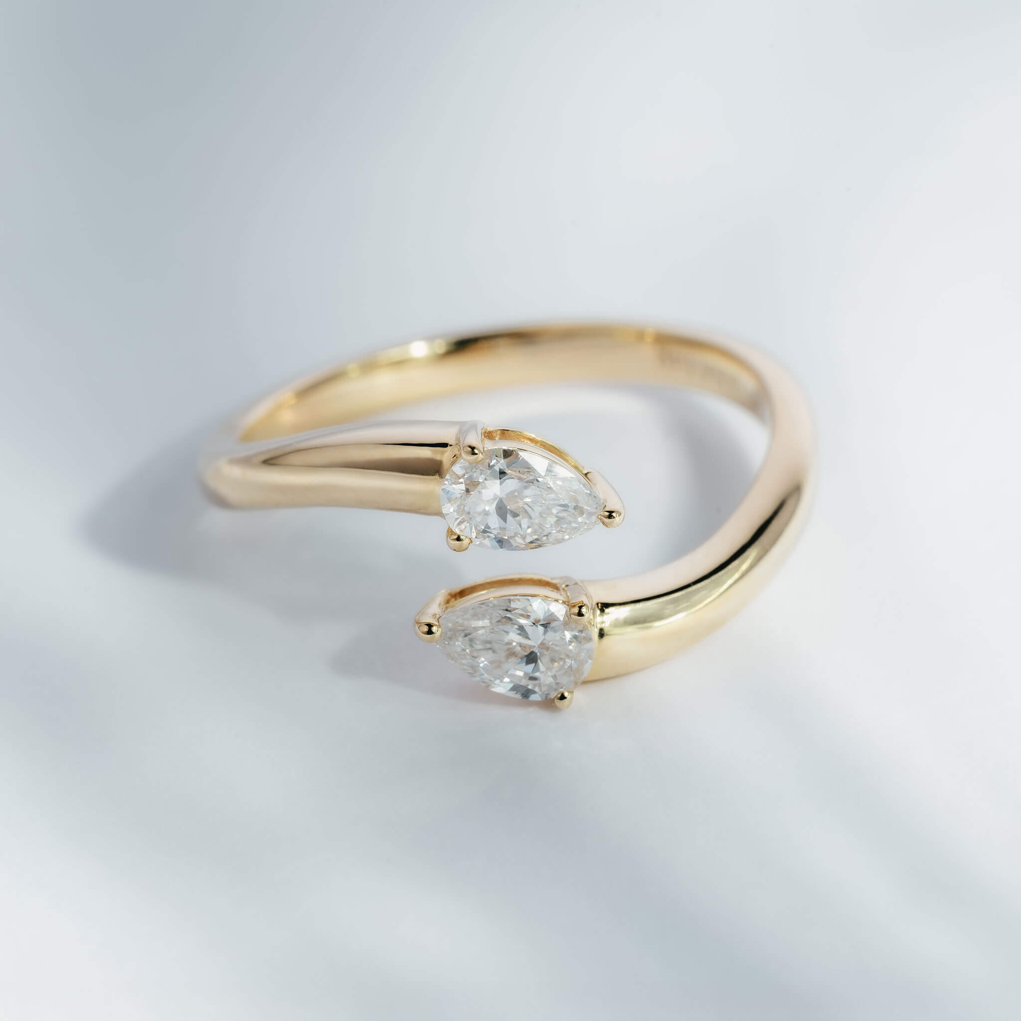 Juno – Double Pear Cross Ring