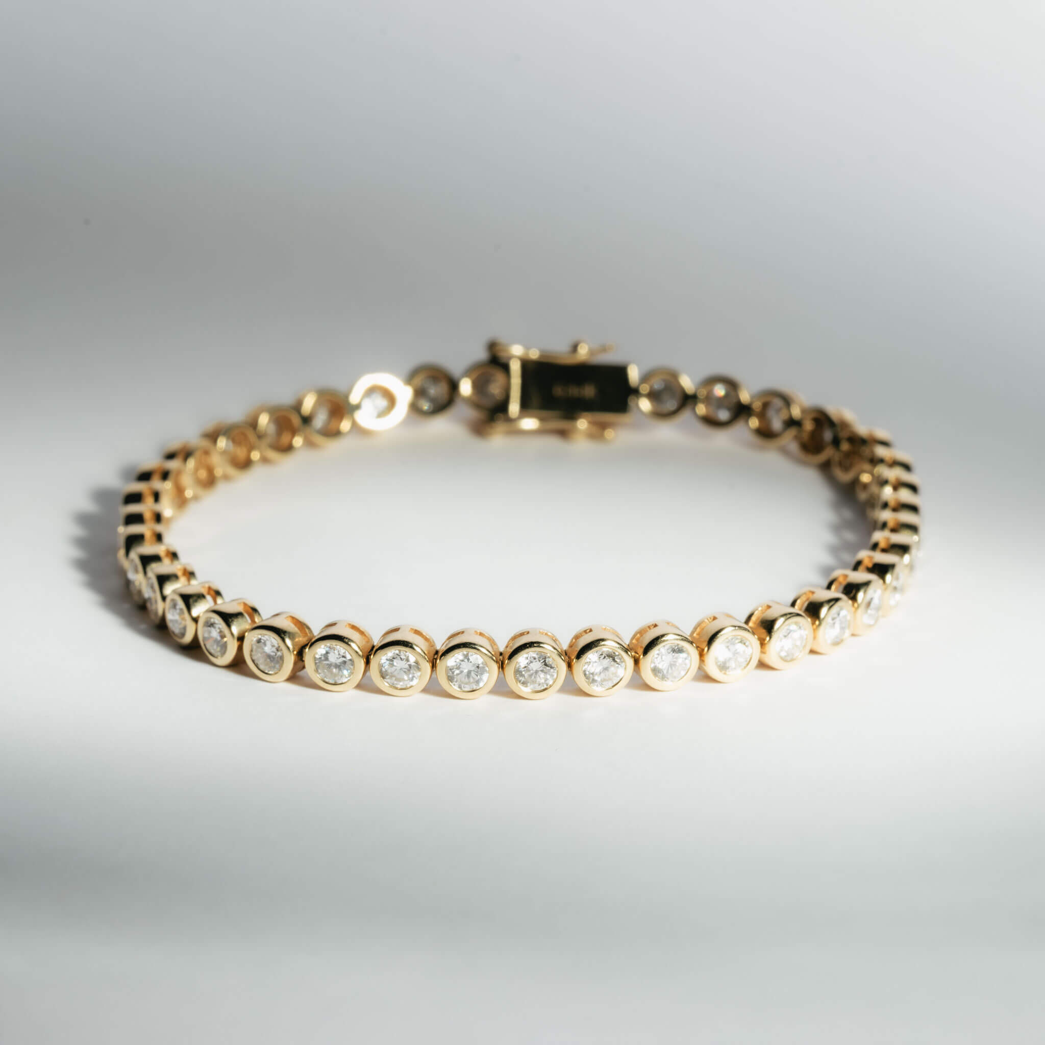 Madeleine – Tennis Bracelet (Round)