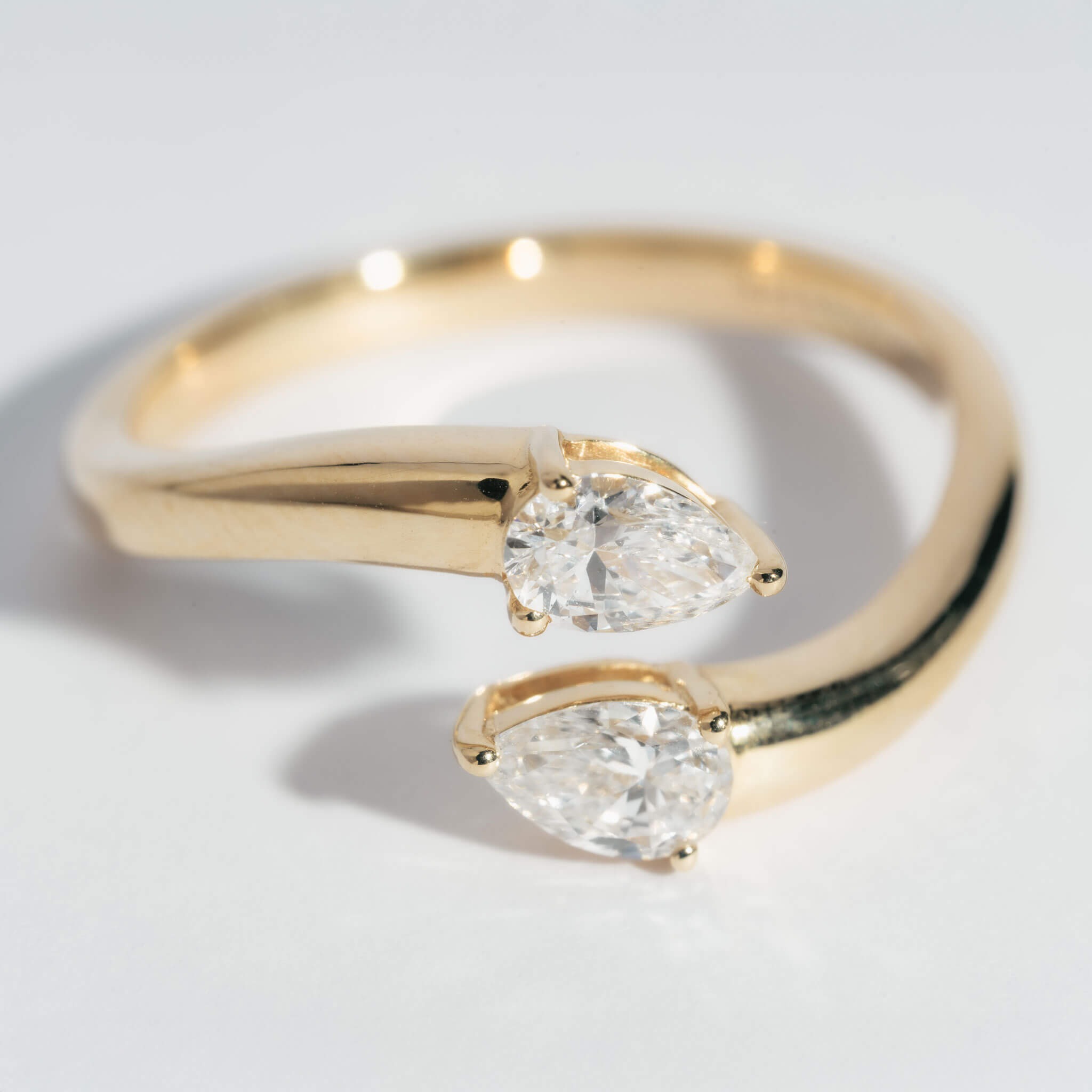 Juno – Double Pear Cross Ring