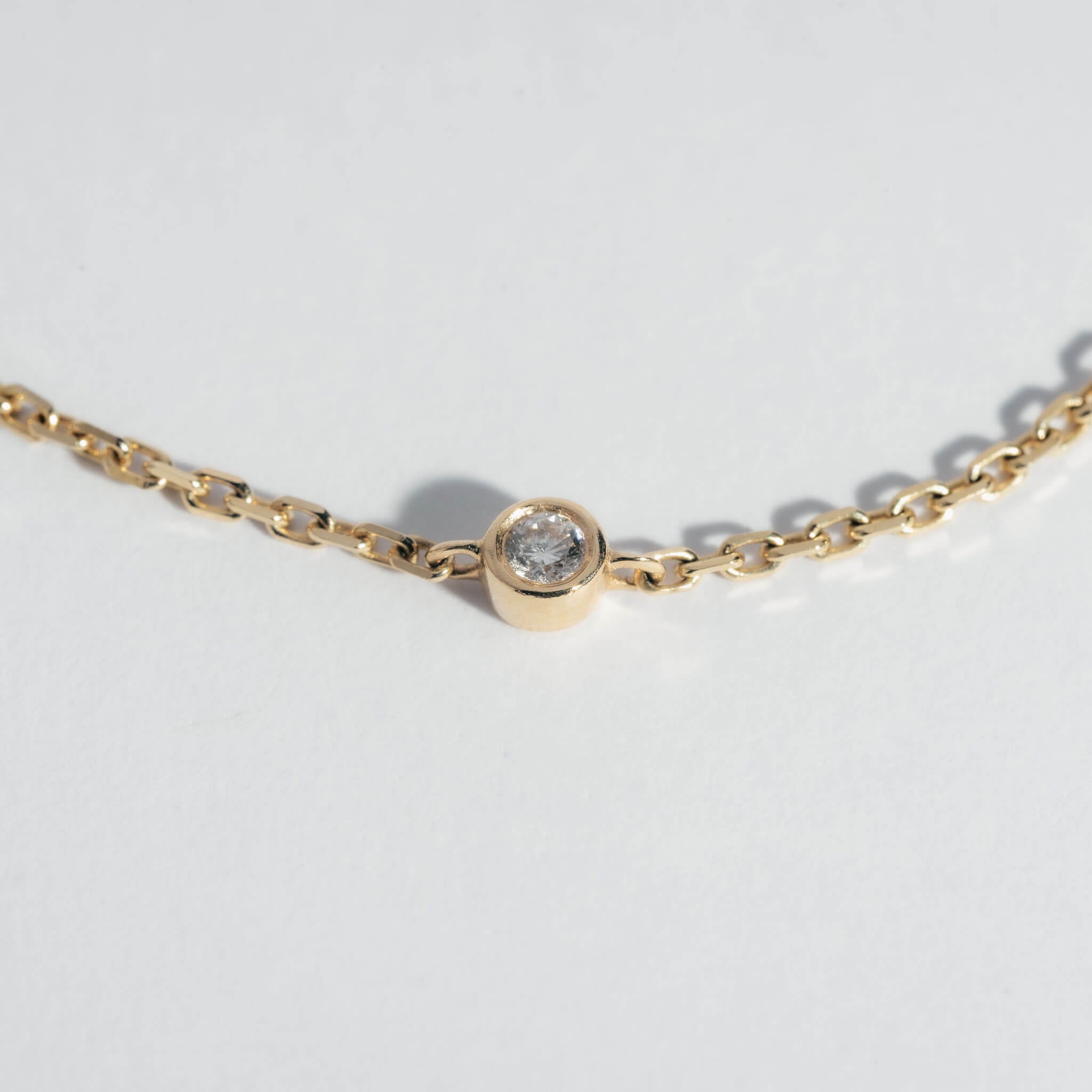 Lila – Dainty Floater Bracelet