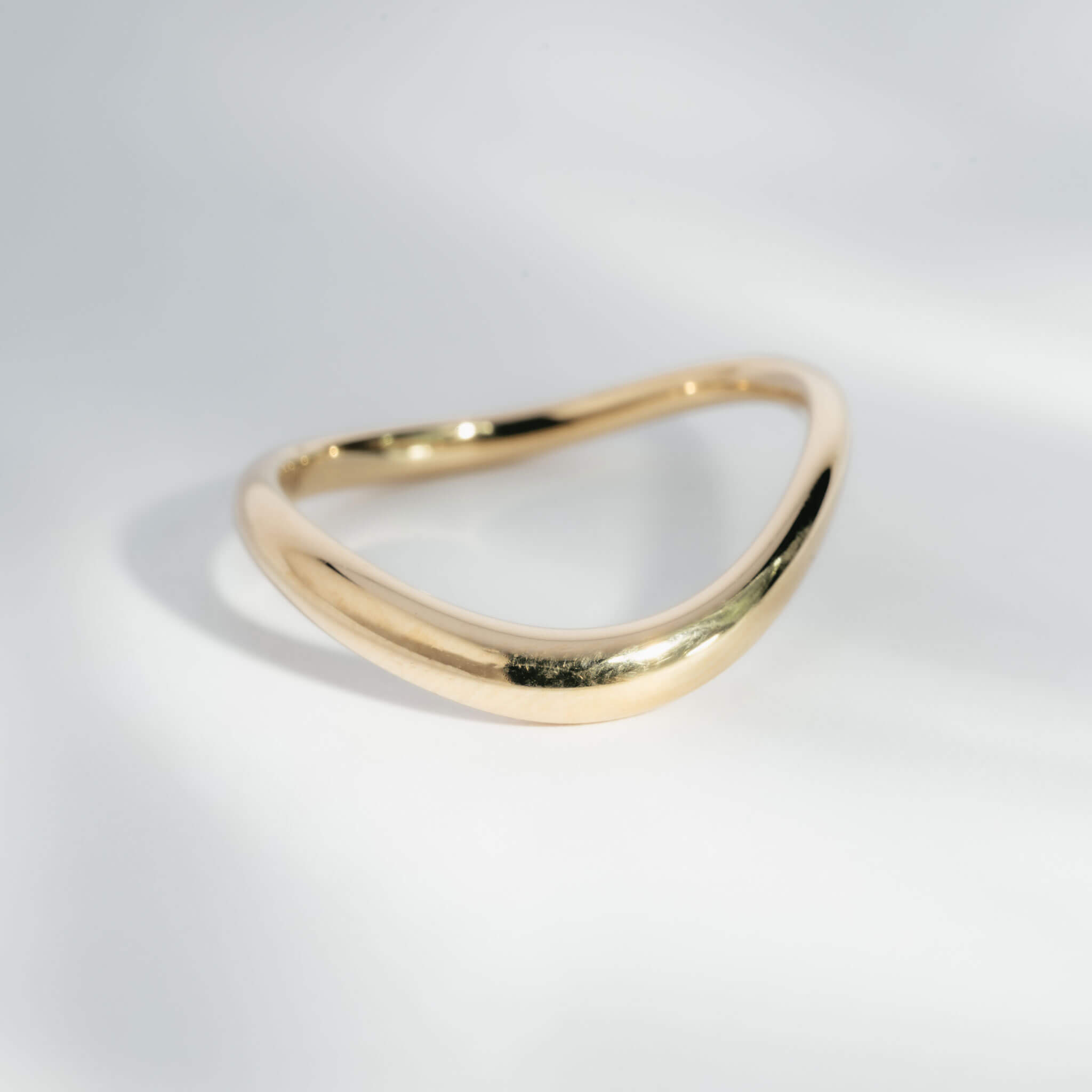 Esme – Curved Dome Ring