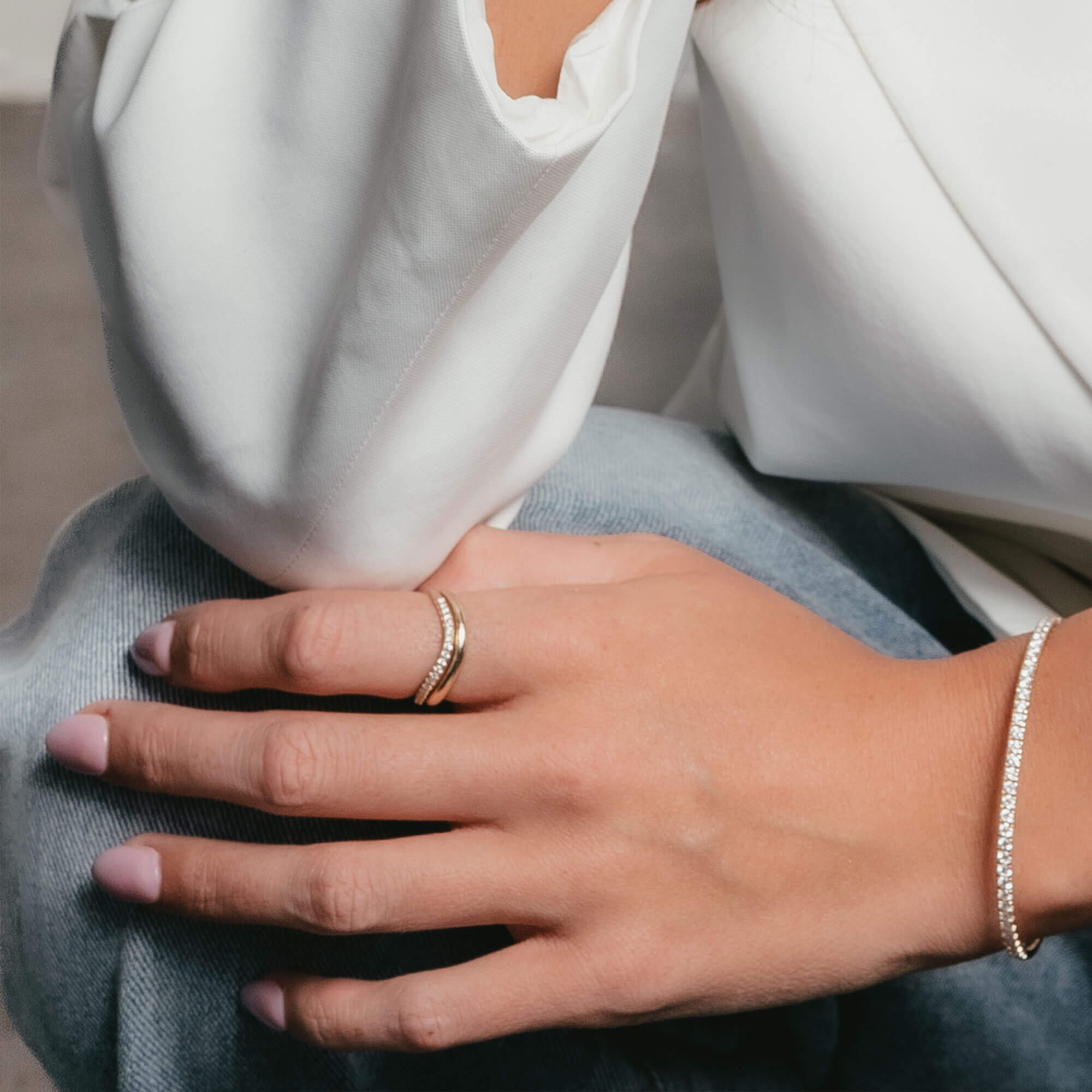 Leo – Curved Dome Diamond Ring Gold
